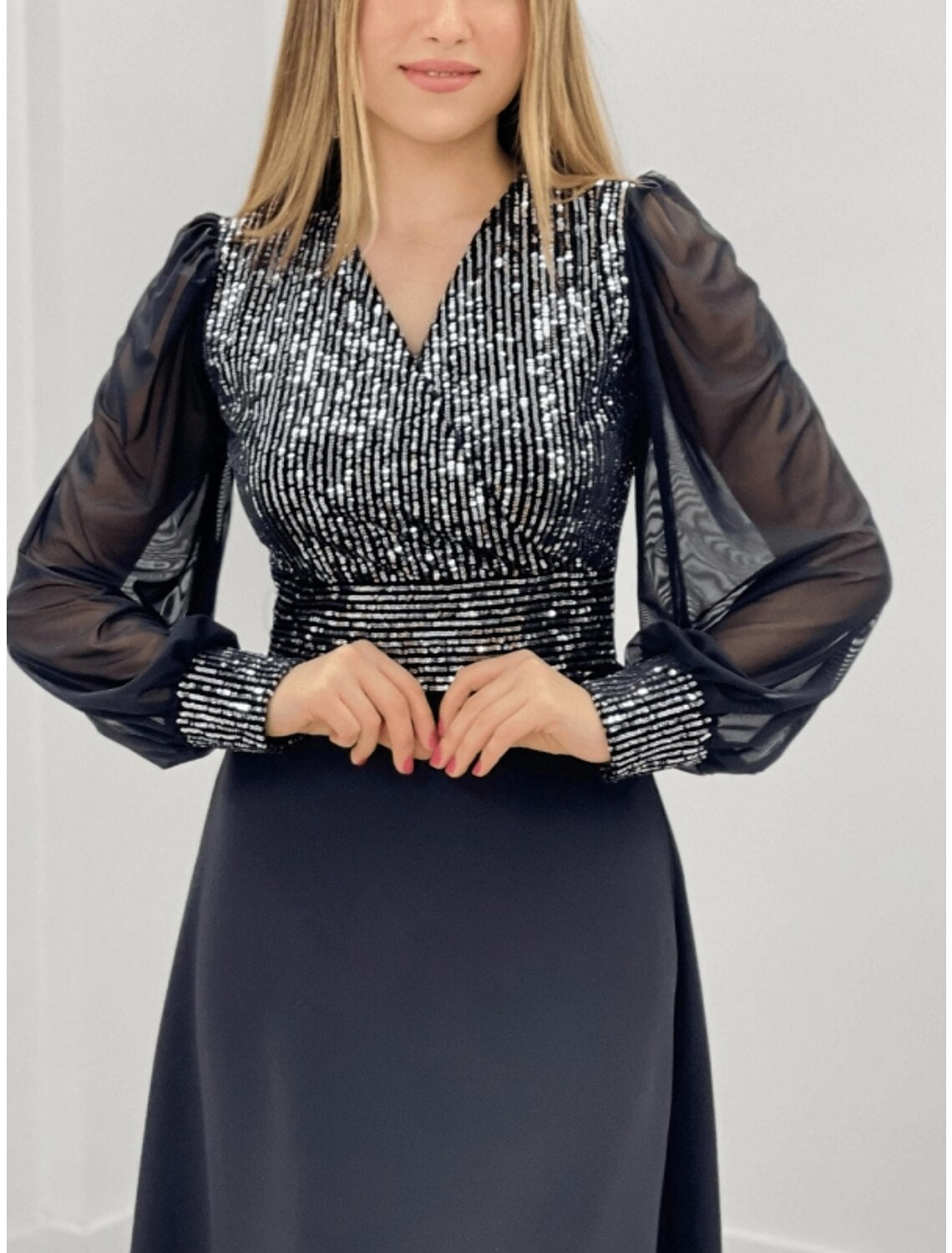 Abito da sera a trapezio, scintillante e brillante, per invitati a nozze formali, lungo fino al pavimento, manica lunga, scollo a V, in chiffon con pieghe glitterate